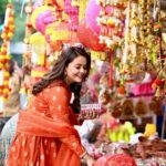 Devoleena Bhattacharjee Instagram - Lets make an effort to make their Diwali also a happier one #vocalforlocal 🥰❤️🙏🏻 Wearing - @janasyaclothing Hair & Make up - @makeup_by__shraddha Clicked by @fashion_btphotography #diwalishopping #localmarket #diya #lights #festivaloflights #festivalofthearts #devoleena #letscelebratelife #vocalforlocal Mumbai, Maharashtra