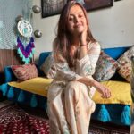 Devoleena Bhattacharjee Instagram - Bas yuhi 🌷 #simplicityisbeauty Mumbai, Maharashtra