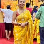 Devoleena Bhattacharjee Instagram - Dugga Dugga 🥰🧿🪷 #devoleena #duggadugga #shubhoasthami #sandhipujo #durgapuja #festivewear Mumbai, Maharashtra