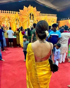 Devoleena Bhattacharjee Instagram - Dugga Dugga 🥰🧿🪷

#devoleena #duggadugga #shubhoasthami #sandhipujo #durgapuja #festivewear