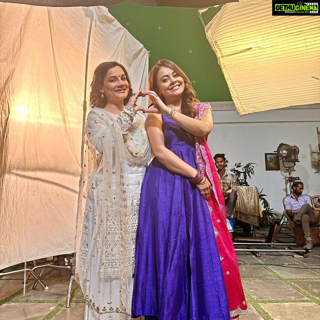 Devoleena Bhattacharjee Instagram - Its rare when everything is upto the mark from the direction team to coactors to writer to all the technicians. I am glad to be a part of this short but a beautiful journey of #dildiyaangallan. 🥰❤️ DISHA is and will always be close to my heart. Probably the character i have been waiting for since long. Anyways. 🥰 Everything is a part of life so i learned to accept it & move on with good & beautiful memories. To all my Coactors, you all are awesome. ❤️🥰You all made me feel comfortable since i have entered. Love you all. To @vineetrainaofficial , you are a star. 🌟I hope & wish with years this bond will grow more & more with lots of good & happy memories. @surekhajadhav808 i love you for taking care of me all the time. ❤️🤗 And thank you #devosquad 🙏🏻❤️🥰. You all are just FANTASTIC as always. #devoleena #dildiyangallan #newfamily #devosquad Mumbai - मुंबई