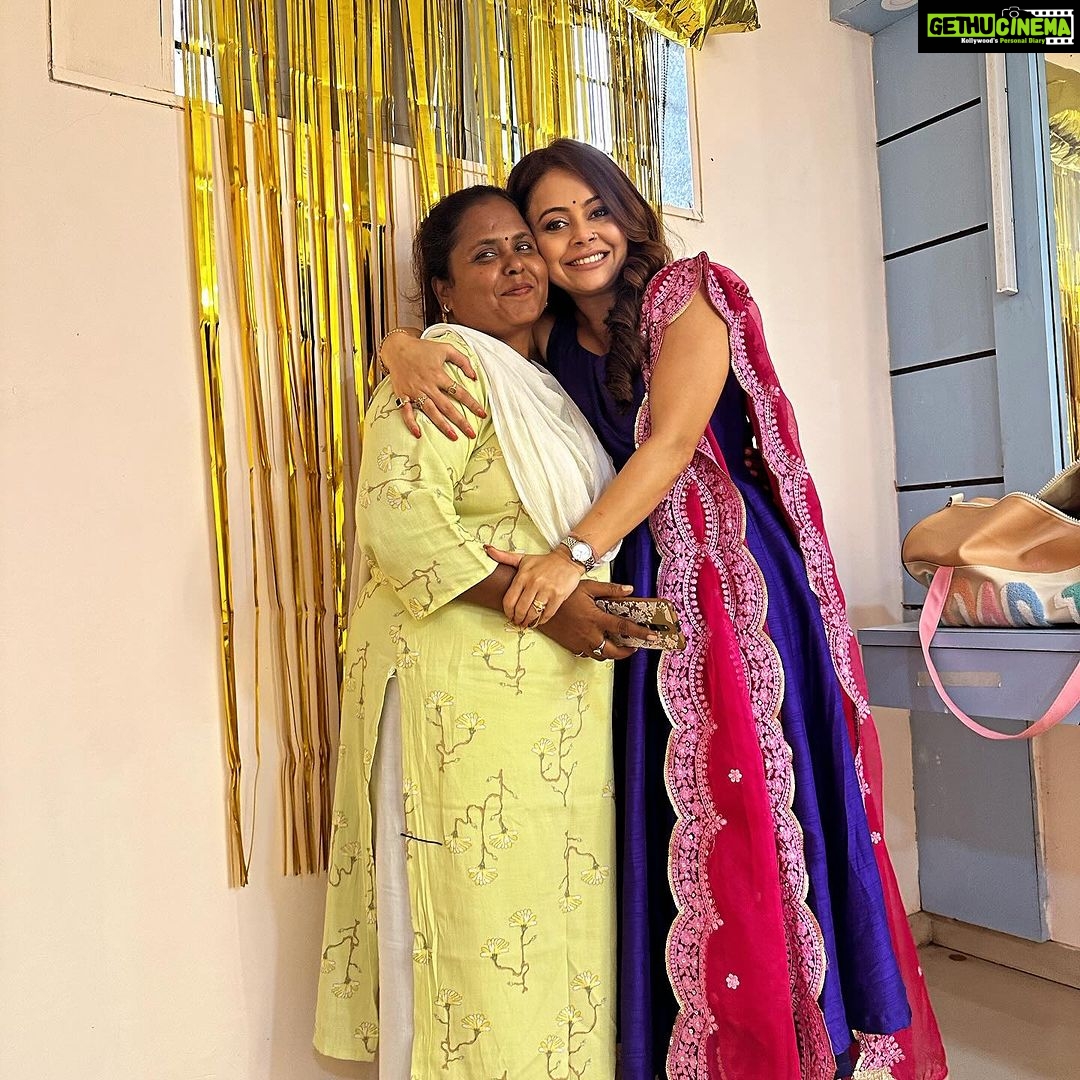 Devoleena Bhattacharjee Instagram - Its rare when everything is upto the mark from the direction team to coactors to writer to all the technicians. I am glad to be a part of this short but a beautiful journey of #dildiyaangallan. 🥰❤️ DISHA is and will always be close to my heart. Probably the character i have been waiting for since long. Anyways. 🥰 Everything is a part of life so i learned to accept it & move on with good & beautiful memories. To all my Coactors, you all are awesome. ❤️🥰You all made me feel comfortable since i have entered. Love you all. To @vineetrainaofficial , you are a star. 🌟I hope & wish with years this bond will grow more & more with lots of good & happy memories. @surekhajadhav808 i love you for taking care of me all the time. ❤️🤗 And thank you #devosquad 🙏🏻❤️🥰. You all are just FANTASTIC as always. #devoleena #dildiyangallan #newfamily #devosquad Mumbai - मुंबई
