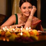 Devoleena Bhattacharjee Instagram - Shudh Desi Vibe 🌷✨ #devoleena #desivibes #diwalispecial #ethnic #sareeaddict Mumbai, Maharashtra