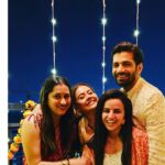 Devoleena Bhattacharjee Instagram - Happy Diwali from me n mine to you n yours.❤️❤️❤️ My favourite ppl🥰 #DivineCelebrations #diwalivibes✨ #diwali #sathnibhanasathiya