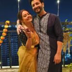 Devoleena Bhattacharjee Instagram - And indeed its A very happy Diwali. Once again Happy Deepavali everyone. 🪔❤️🪔 #diwali2023 #family #friends #diwaliparty #festivevibes #celebratinglife #devoleena #happydiwali #nightfulloflight Mumbai, Maharashtra