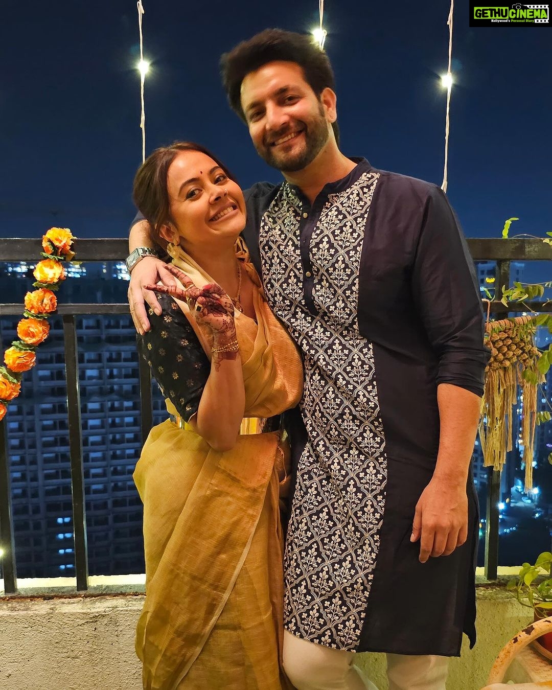 Devoleena Bhattacharjee Instagram - And indeed its A very happy Diwali. Once again Happy Deepavali everyone. 🪔❤️🪔 #diwali2023 #family #friends #diwaliparty #festivevibes #celebratinglife #devoleena #happydiwali #nightfulloflight Mumbai, Maharashtra