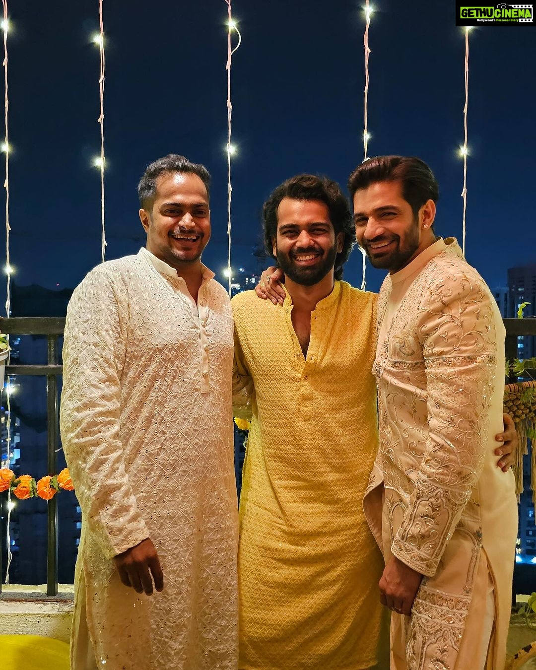 Devoleena Bhattacharjee Instagram - And indeed its A very happy Diwali. Once again Happy Deepavali everyone. 🪔❤️🪔 #diwali2023 #family #friends #diwaliparty #festivevibes #celebratinglife #devoleena #happydiwali #nightfulloflight Mumbai, Maharashtra
