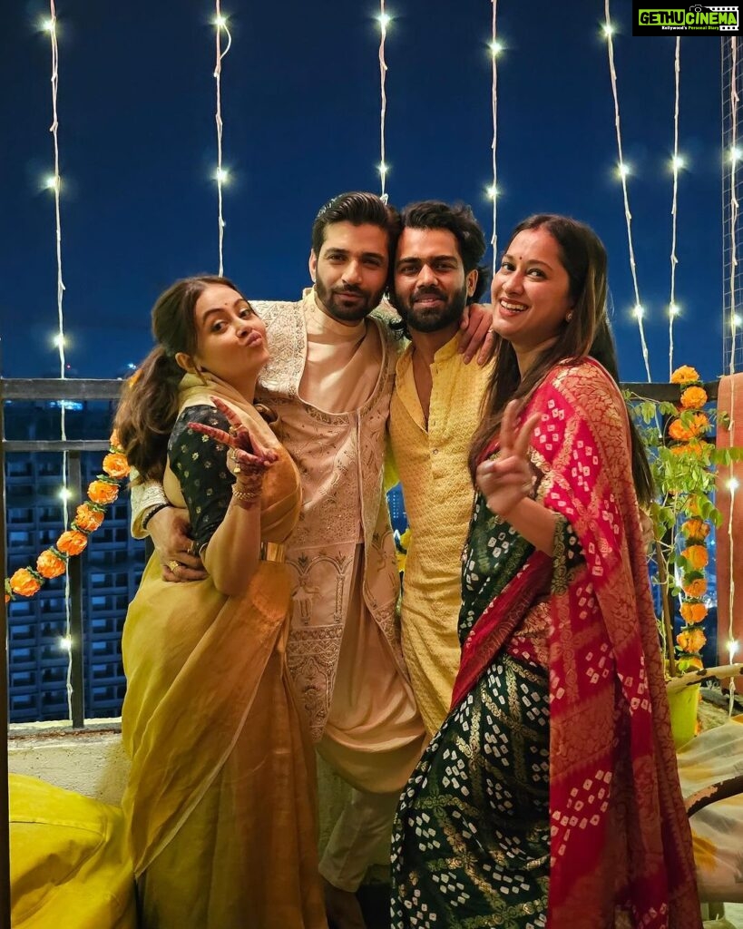 Devoleena Bhattacharjee Instagram - And indeed its A very happy Diwali. Once again Happy Deepavali everyone. 🪔❤️🪔 #diwali2023 #family #friends #diwaliparty #festivevibes #celebratinglife #devoleena #happydiwali #nightfulloflight Mumbai, Maharashtra