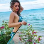Devshi Khandur Instagram - I have worked so hard for a fit body, done lots of sacrifices, and still doing it. Bur, yes, sometimes i balance it with enjoying my life also 💙 #devshikhanduri #fit #fitness #fitnessmodel #bikini #view #beach #bikini #travel #beachlife #wanderlust #enjoy #sadgirlzluvmoney #balance #yoga #intermittentfasting #workout #lux #lifestyle #hot #glamour #beauty