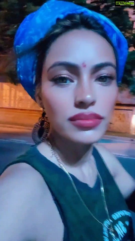 Devshi Khandur Instagram - Iss seher mein kisse mile ? #devshikhanduri #kalchaudhavikiraatthi #travelgram #travel #travelvideo #beauty #wanderlust #beautifuldestination #trending #thailand #phuket #phukettown #livelife