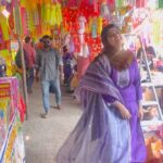 Dhamnashree Kadgaonkar Instagram - कुठपर्यंत आली दिवाळी ची तयारी ??? कंदील गल्ली मधे जाऊन कंदील घेण्यापासुन मी तर सुरुवात केली आहे बाबा .. Kandil Gully
