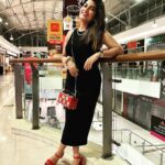 Dhamnashree Kadgaonkar Instagram - I like black because it’s classy … 🖤🖤🖤 📷by @deshmukhdurvesh #dhanashrikadgaonkar #shilpirocks #blackdress #blackred Viviana Mall