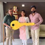 Dhamnashree Kadgaonkar Instagram – New home …. 🏠🏠

स्वप्न खरी होतात …❤️⭐️🏠

#dhanashrikadgaonkar #deshmukhdurvesh #newhome #newhomeseries #dreambig #dreaming #mumbai #house #thankful #greatful #blessed🙏 #keeplovingkeepsupporting