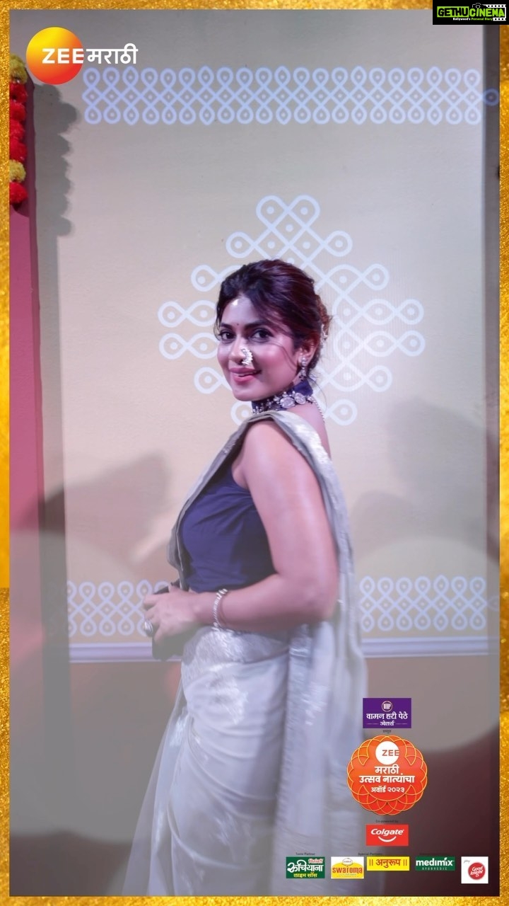 Dhamnashree Kadgaonkar Instagram - शिल्पीचाही दिसणार अनोखा थाट! कार्य आहे घरचं, सर्वांनी यायचं. ‘वामन हरी पेठे ज्वेलर्स प्रस्तुत’, ‘झी मराठी उत्सव नात्यांचा अवॉर्ड 2023’, 4 नोव्हेंबर, शनिवार, 7 PM #ZeeMarathi #ZMA2023 #ZeeMarathiAward2023 #GharchaKarya #घरचंकार्य