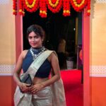 Dhamnashree Kadgaonkar Instagram - घरच्या कार्यात शिल्पीचा खास अंदाज! 😍 वामन हरी पेठे ज्वेलर्स प्रस्तुत झी मराठी उत्सव नात्यांचा अवॉर्ड 2023. #ZeeMarathi #ZMA2023 #ZeeMarathiAward2023 #ZMARedCarpet #GharchaKarya #घरचंकार्य #MeMarathiZeeMarathi