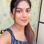Dhamnashree Kadgaonkar Instagram - Just some makeup room selfies… #dhanashrikadgaonkar #selflove #selfie #shilpirocks #tuchalpudha #zeemarathiofficial #nomakeup #nomakeupmakeup Ghodbandar Road Thane