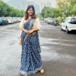 Dhamnashree Kadgaonkar Instagram - Some 90’s feel .. 💙💙💙💙 Sari gifted by @nehavasagadekar 💙 PNG silver jewellery gifted by my नणंद #uma @pngjewellers Hair by @_sgmakeover Mumbai, Maharashtra