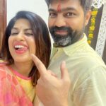 Dhamnashree Kadgaonkar Instagram - As simple as possible .. #padwa2023 #diwalipadwa #durveshdeshmukh #dhanashrikadgaonkar #navrabayko #simplecelebration Thane West, Thane
