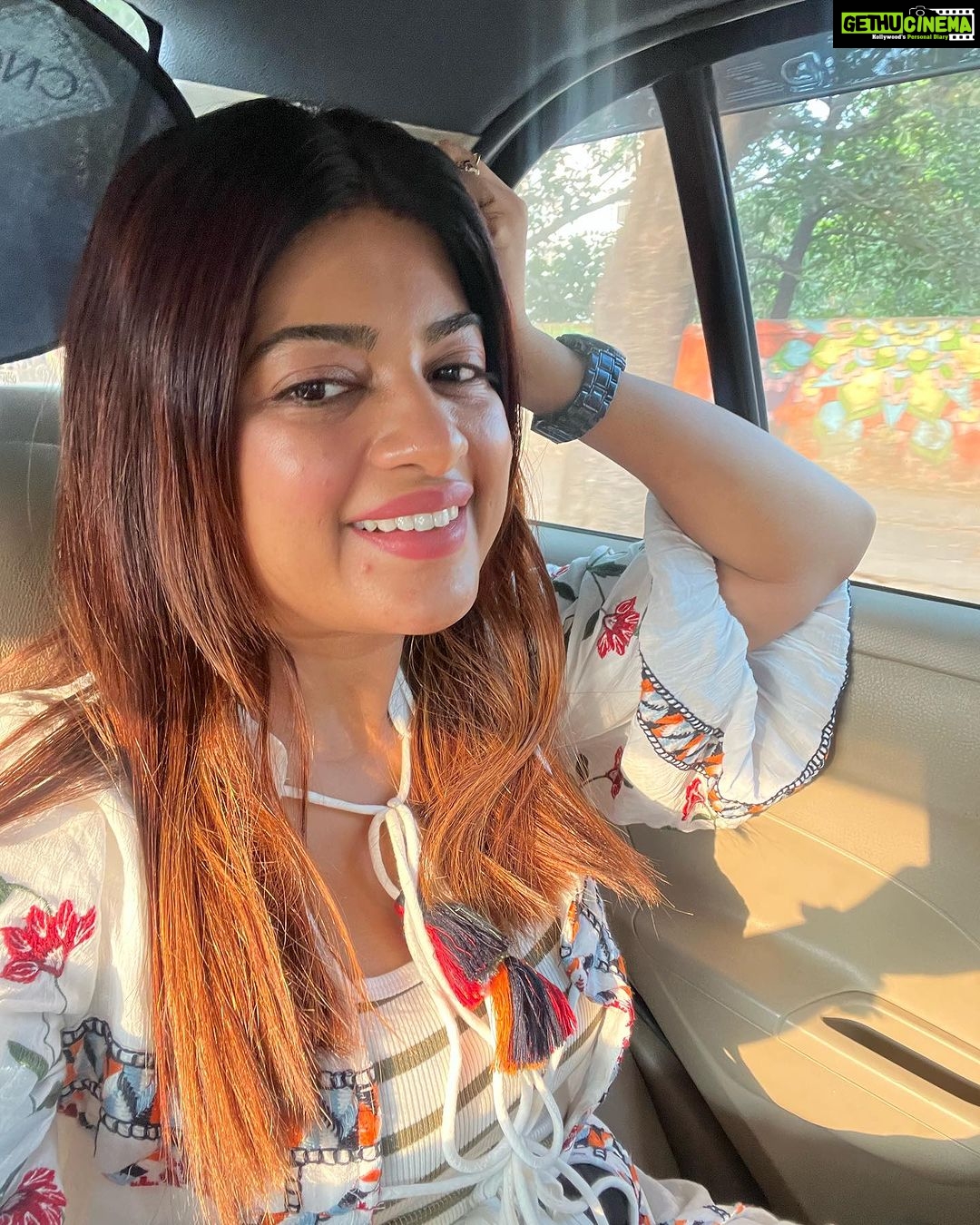 Dhamnashree Kadgaonkar Instagram - Travel travel .. Good morning instagram.. #dhanashrikadgaonkar #dhanashri #goodmorning #morninselfie #weekend #mumbaipunemumbai Navi Mumbai