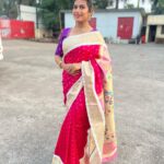 Dhamnashree Kadgaonkar Instagram - Saree is epitome of poise, grace and beauty… Beautiful sari by @pandatpaithani Blouse and jewellery by @jizajewellerystudio Hair by @_sgmakeover Malad West