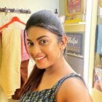 Dhamnashree Kadgaonkar Instagram - Just some makeup room selfies… #dhanashrikadgaonkar #selflove #selfie #shilpirocks #tuchalpudha #zeemarathiofficial #nomakeup #nomakeupmakeup Ghodbandar Road Thane