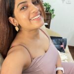 Dhamnashree Kadgaonkar Instagram - No makeup day … @dr.tanvivaidya_dermamd #dhanashrikadgaonkar #skincare #dermatologist #metime #loveurself #instagood Thane West, Thane