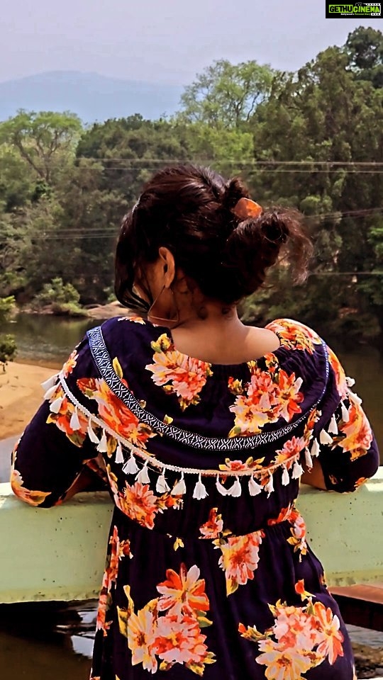 Dhivya Duraisamy Instagram - #Shoot #Hotstar_web_series #tirunelveli #agasthiyarfalls #manimutharudam #sorimuthuayyanartemple Video edit @shot_by_simi_