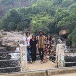 Dhivya Duraisamy Instagram - @maheswarichanakyan @naanungalfj @kiran.drk #tirunelveli #Hotstar_web_series #manimutharudam #agasthiyarfalls