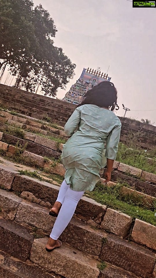 Dhivya Duraisamy - 97.3K Likes - 🔥🔥
#Devinemode
#sivan temple #thirumazhapaadi