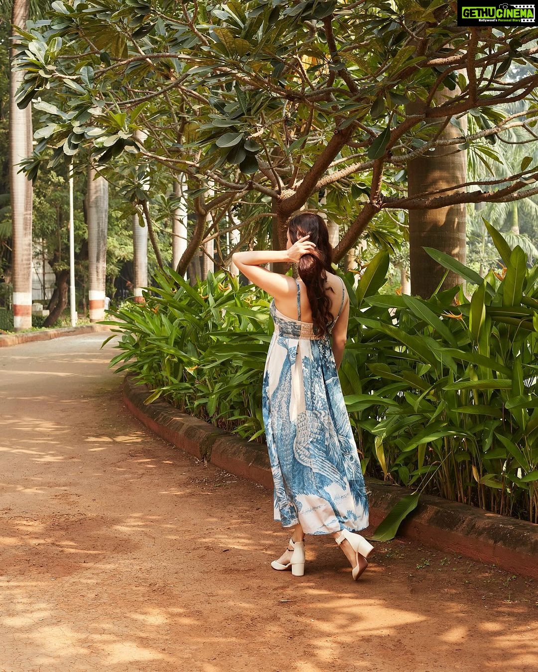 Dia Mirza Instagram - Ujjaloan ko parchaeeyon se naapte hain naβ¦ π¦ποΈπβ°οΈβ¨ #DhakDhak Outfit @yam.india Jewellery @silverstreakstore Styled by @theiatekchandaney Hair @vithikajaiswal Make Up @shraddhamishra8 Managed by @shruti8711 @exceedentertainment Photos by @shivamguptaphotography #VocalForLocal #MadeInIndia
