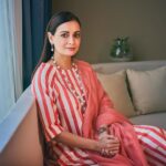 Dia Mirza Instagram - May the good within always triumph over evil 💖✨🕊️ 🙏🏻 #HappyDussehra #ShubhoBijoyaDashimi Outfit Courtesy @anavila_m Jewellery Courtesy @vandalsworld_unofficial Footwear Courtesy @aprajitatoorofficial Styled by @theiatekchandaney Make up @kiran_chhetri92 Hair @karanrai001 Team @diva_rose21 Photos by @ankitchatterjee.official #VocalForLocal #MadeInIndia #HandcraftedInIndia