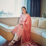 Dia Mirza Instagram - May the good within always triumph over evil 💖✨🕊️ 🙏🏻 #HappyDussehra #ShubhoBijoyaDashimi Outfit Courtesy @anavila_m Jewellery Courtesy @vandalsworld_unofficial Footwear Courtesy @aprajitatoorofficial Styled by @theiatekchandaney Make up @kiran_chhetri92 Hair @karanrai001 Team @diva_rose21 Photos by @ankitchatterjee.official #VocalForLocal #MadeInIndia #HandcraftedInIndia