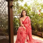 Dia Mirza Instagram - Surajoan ki laali jo gaalon pe uchhalee savera ho gaya 💖🏍️🦋⛰️🕊️ #DhakDhakInCinemas Saree Courtesy @anitadongre Earrings @vandalsworld_unofficial Hair @vithikajaiswal Styled by @theiatekchandaney Images by @shivamguptaphotography Managed by @shruti8711 @exceedentertainment