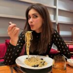 Diana Penty Instagram - Eat pasta, run fasta 🍝🏃‍♀️ #Pasta #FoodLove #Bliss