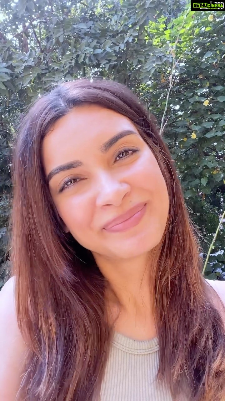 Diana Penty Instagram - What’s your One Green Step this year? Drop me a comment and tag @garnierIndia and #OneGreenStep. Don’t forget to tag 2 friends to join the movement!