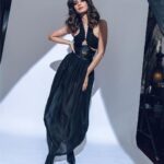 Diana Penty Instagram - For the grand opening of @jioworldplaza. Congratulations @_iiishmagish, it was a spectacular evening! #MumbaiAtThePlaza #JioWorldPlaza Outfit: @pankajandnidhi Jewellery: @renuoberoiluxuryjewellery Makeup: @sahithya.shetty Hair: @arvindkumar_hair Styling: @namitaalexander Assisted by: @simrannakraa Photographer: @haranish.hrf