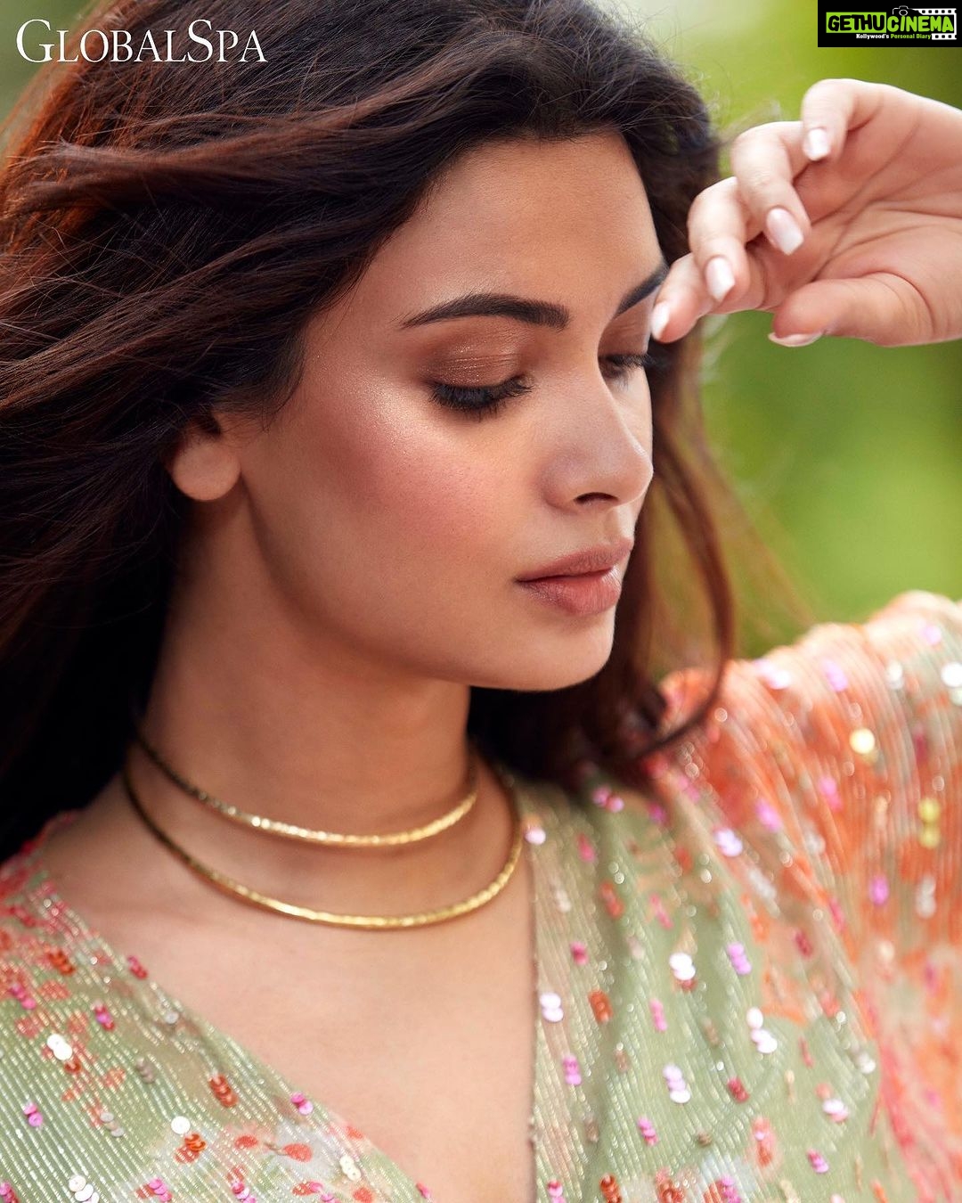 Diana Penty Instagram - 🧡 Magazine: @globalspaindia Chief Editor: @parineetasethi Creative Director: @juhi.ali Stylist: @namitaalexander Photographer: @shivamguptaphotography Make-up & Hair: @shraddhamishra8 Outfit: @archanashahofficial Jewellery: @equiivalence Publicist: @idhyahmedia @sanchitatrivdedi Cinematographer: @haroon_ali15 Location: @thelalitmumbai By: @volokal Co-ordinated by: @nadiiaamalik