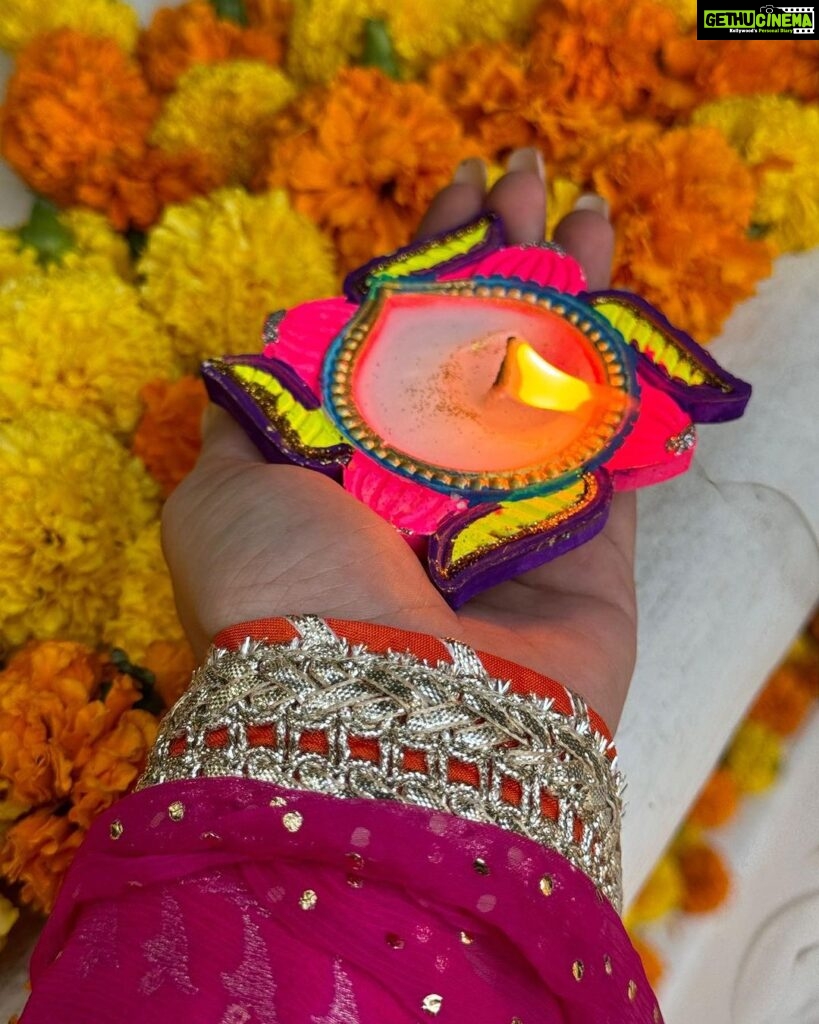 Diana Penty Instagram - Wishing you all light and magic ✨💫 #HappyDiwali