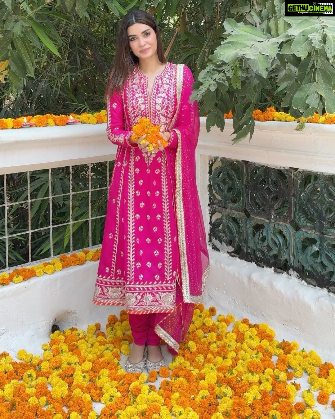 Diana Penty Instagram - Wishing you all light and magic ✨💫 #HappyDiwali