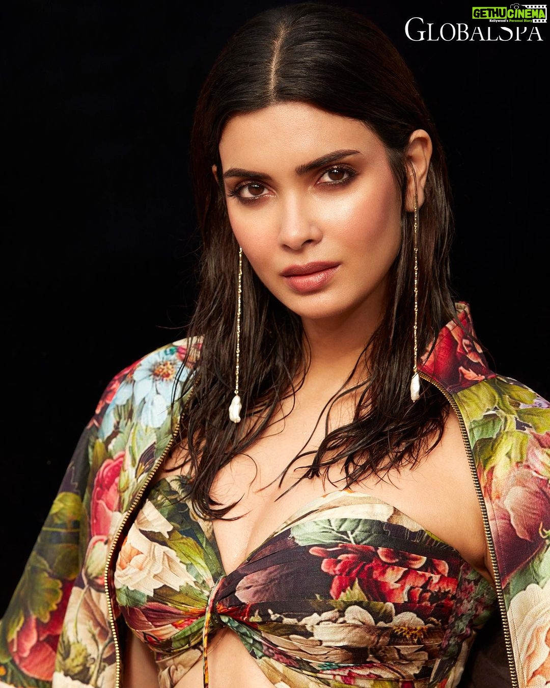 Diana Penty Instagram - 🌸 Magazine: @globalspaindia Chief Editor: @parineetasethi Creative Director: @juhi.ali Stylist: @namitaalexander Photographer: @shivamguptaphotography Make-up & Hair: @shraddhamishra8 Outfit: @gazalguptacouture Jewellery: @equiivalence Publicist: @idhyahmedia @sanchitatrivdedi Cinematographer: @haroon_ali15 Location: @thelalitmumbai By: @volokal Co-ordinated by: @nadiiaamalik