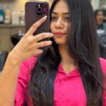 Dimple Biscuitwala Instagram - Crafting a fresh look with some precision ✂️ by @headshotsalons 💫#hairshaping