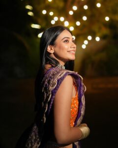 Dimple Biscuitwala Instagram - 🧡💜 #navratri2023 #dimplebiscuitwalalive
.
Wearing @jenii_12 @dclossetcloud 
Styled by @style_by_mita 
Captured by @_hb.photography__ 
Jewellery by @the_beta_girl 
MUAH @saramakeupofficial
Nails by @daisynailstudio