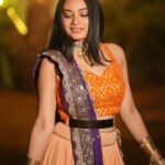 Dimple Biscuitwala Instagram - 🧡💜 #navratri2023 #dimplebiscuitwalalive . Wearing @jenii_12 @dclossetcloud Styled by @style_by_mita Captured by @_hb.photography__ Jewellery by @the_beta_girl MUAH @saramakeupofficial Nails by @daisynailstudio
