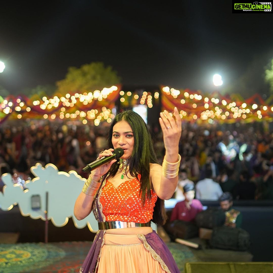 Dimple Biscuitwala Instagram - DAY 9 💫✨#navratri2023 . Wearing @jenii_12 @dclossetcloud Styled by @style_by_mita Clicks by @_hb.photography__ Jewellery by @the_beta_girl Makeup and hair @saramakeupofficial