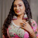 Dimple Biscuitwala Instagram - DAY 8🌸 #navratri2023 . Wearing @ishitapatel_couture Jewellery by @the_beta_girl Makeup and hair by @heenas_makeup_studiosalon Captured by @_hb.photography__ Styled by @style_by_mita
