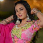 Dimple Biscuitwala Instagram - DAY 8🌸 #navratri2023 . Wearing @ishitapatel_couture Jewellery by @the_beta_girl Makeup and hair by @heenas_makeup_studiosalon Captured by @_hb.photography__ Styled by @style_by_mita