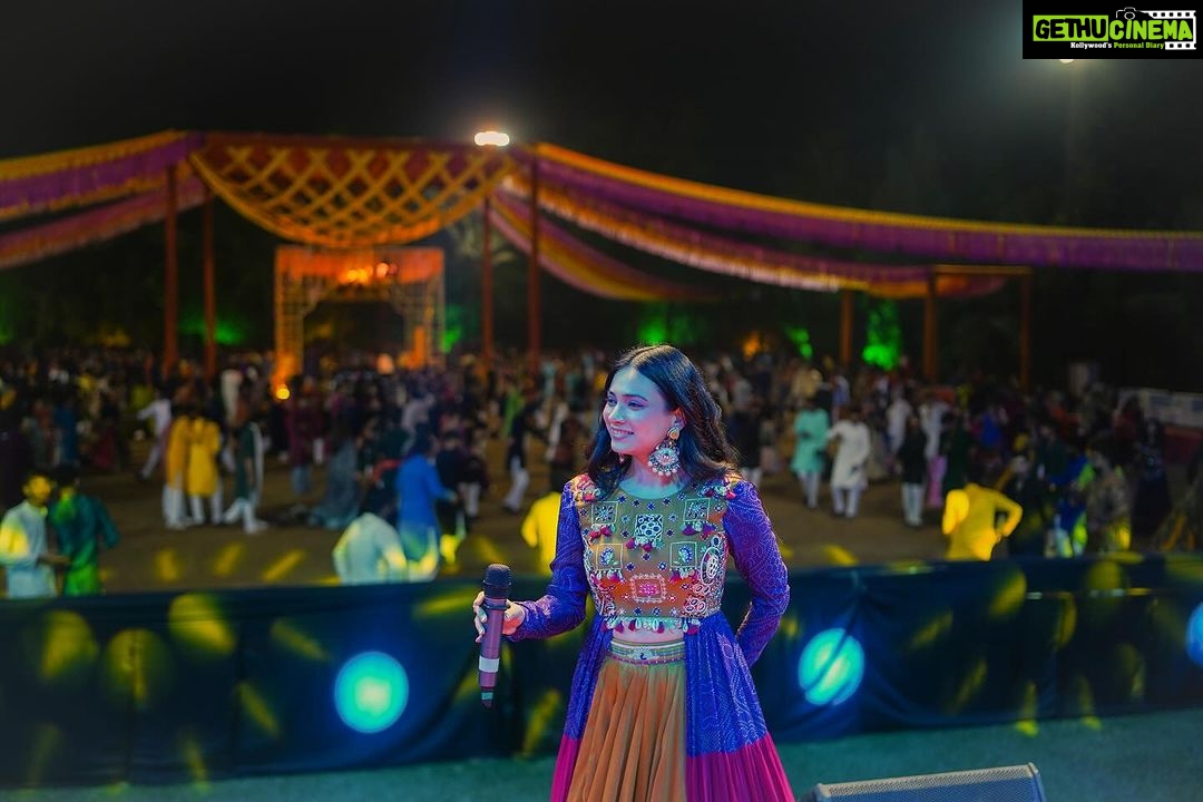 Dimple Biscuitwala Instagram - DAY 7🔥 ended so well💥 @four_seasons_events.co at mangalya vatika✨ . Wearing @vastra_by_ps Jewellery by @the_beta_girl Styled by @style_by_mita Captured by @_hb.photography__ Makeup and hair by @saramakeupofficial