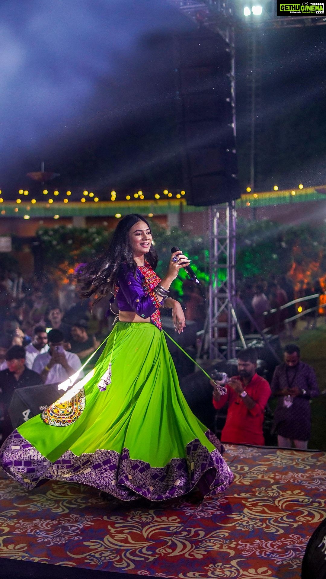 Dimple Biscuitwala Instagram - Sharad Poonam na garbaππ»π Such a grateful night π«Άπ»π« #navratri2023 . Event by @four_seasons_events.co @unity_.events @nexus.events_and_entertainment Wearing @label.jagruti Shot by @_hb.photography__ Hair and makeup by @headshotsalons