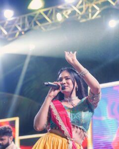 Dimple Biscuitwala Instagram - DAY 6 ❤️‍🔥💃🏻
@theslackersgroup 
@hashtagnavratri 
.
#navratri2023 #dimplebiscuitwalalive 
.
Wearing @priha_the_deisgner_studio 
Jewellery by @the_beta_girl 
Clicks by @_hb.photography__ 
Makeup and hair by @saramakeupofficial 
Styled by @style_by_mita