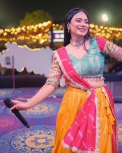 Dimple Biscuitwala Instagram - DAY 6 ❤️‍🔥💃🏻
@theslackersgroup 
@hashtagnavratri 
.
#navratri2023 #dimplebiscuitwalalive 
.
Wearing @priha_the_deisgner_studio 
Jewellery by @the_beta_girl 
Clicks by @_hb.photography__ 
Makeup and hair by @saramakeupofficial 
Styled by @style_by_mita